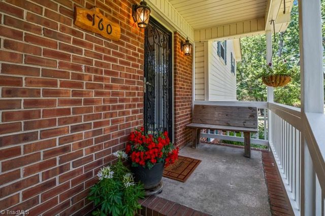 160 Pinelawn Drive, Kernersville, NC 27284