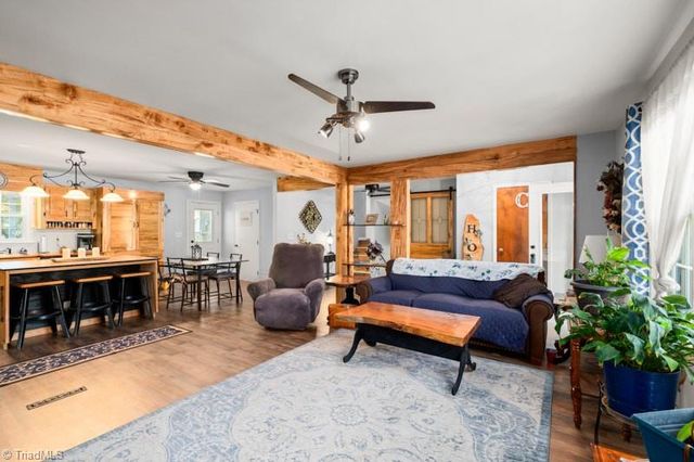 160 Pinelawn Drive, Kernersville, NC 27284