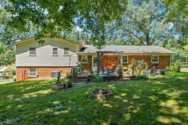 160 Pinelawn Drive, Kernersville, NC 27284