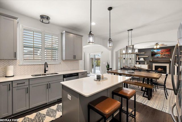 55543 Hogan Drive, Macomb Twp, MI 48042