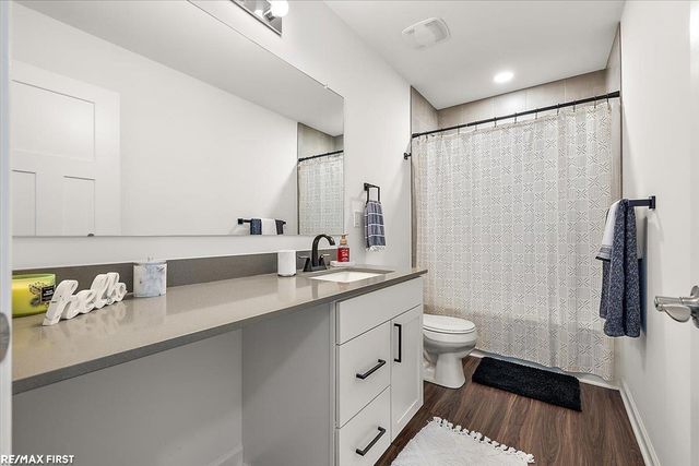 55543 Hogan Drive, Macomb Twp, MI 48042