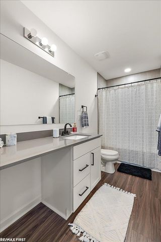 55543 Hogan Drive, Macomb Twp, MI 48042