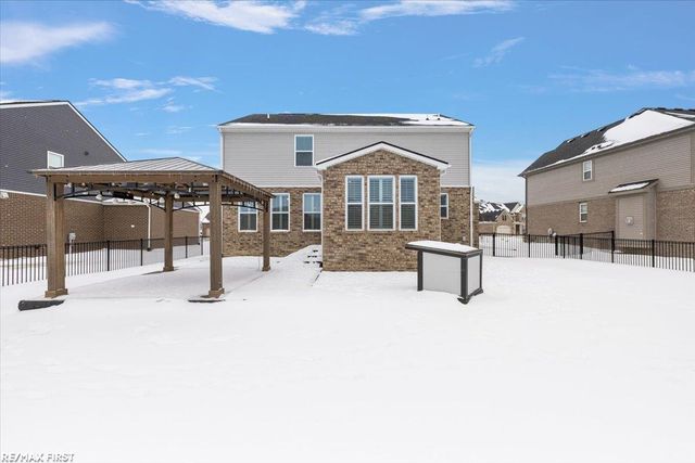 55543 Hogan Drive, Macomb Twp, MI 48042