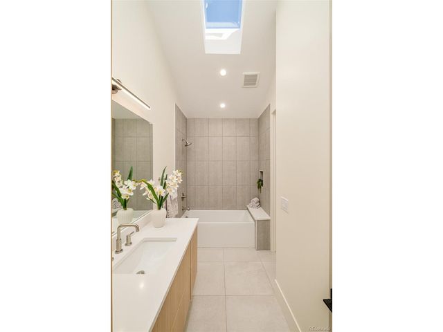 568 Cook St, Denver, CO 80206