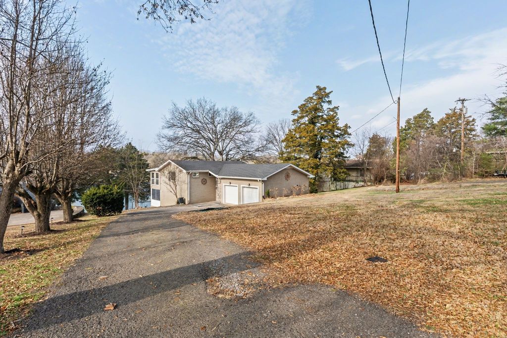 109 Shore Hill Cir, Hendersonville, TN 37075