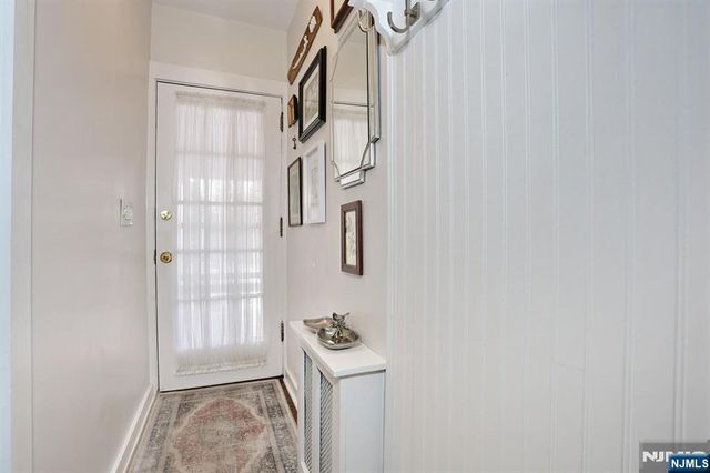 2 Maysenger Road, Mahwah, NJ 07430