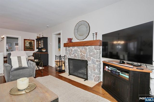 2 Maysenger Road, Mahwah, NJ 07430