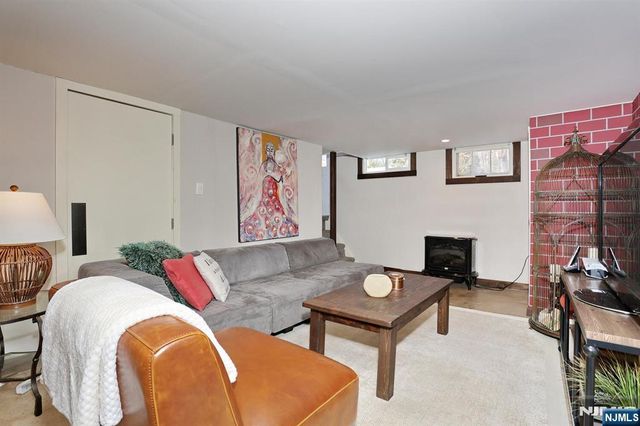 2 Maysenger Road, Mahwah, NJ 07430