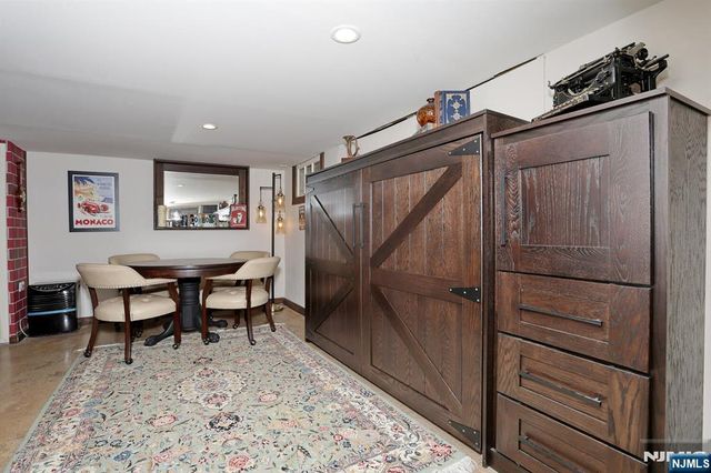 2 Maysenger Road, Mahwah, NJ 07430