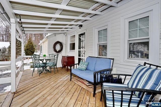 2 Maysenger Road, Mahwah, NJ 07430