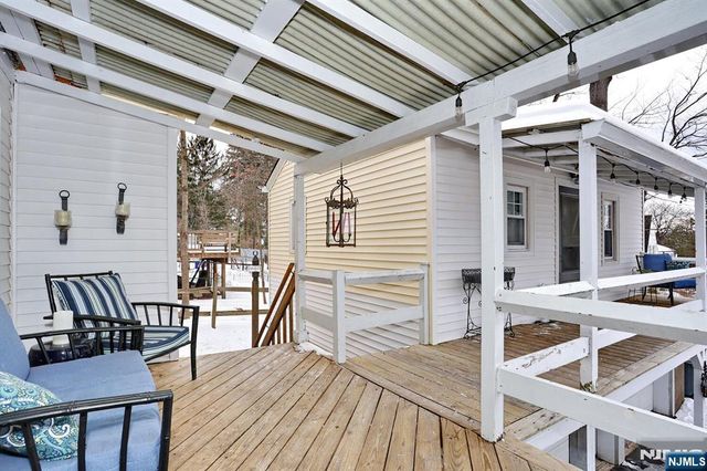 2 Maysenger Road, Mahwah, NJ 07430