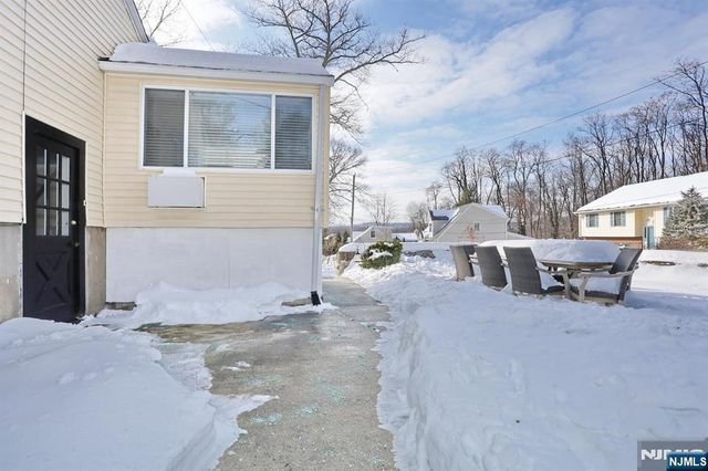 2 Maysenger Road, Mahwah, NJ 07430