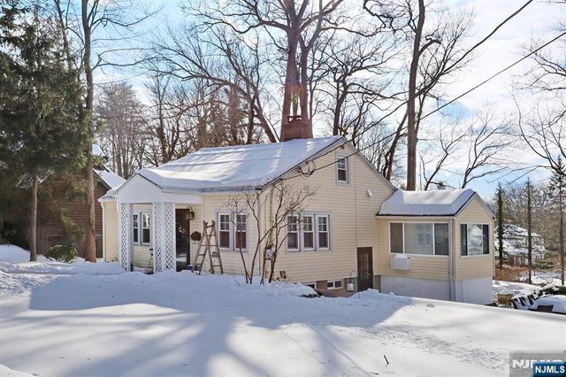 2 Maysenger Road, Mahwah, NJ 07430