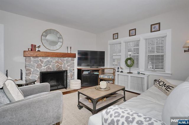 2 Maysenger Road, Mahwah, NJ 07430