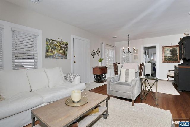 2 Maysenger Road, Mahwah, NJ 07430