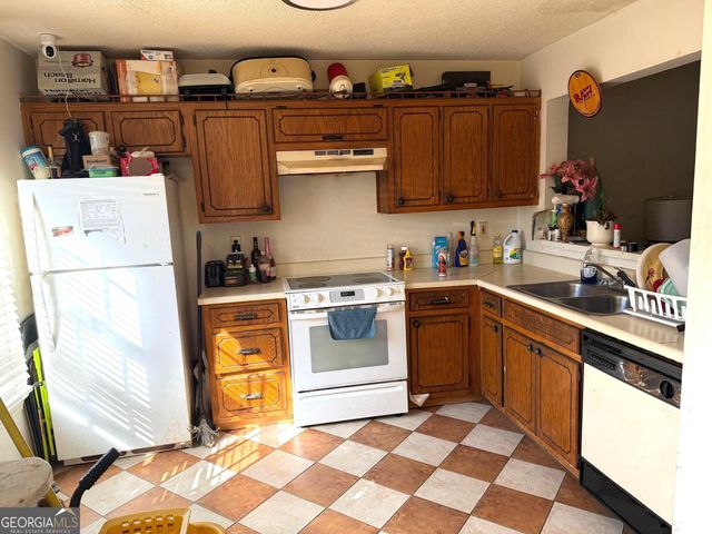 1665 SE Winchester Way, Conyers, GA 30013