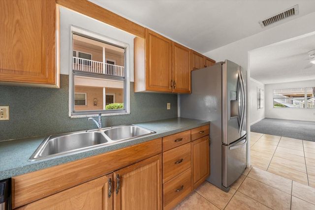 10037 62ND TERRACE N 1, St Petersburg, FL 33708