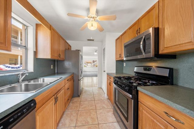 10037 62ND TERRACE N 1, St Petersburg, FL 33708