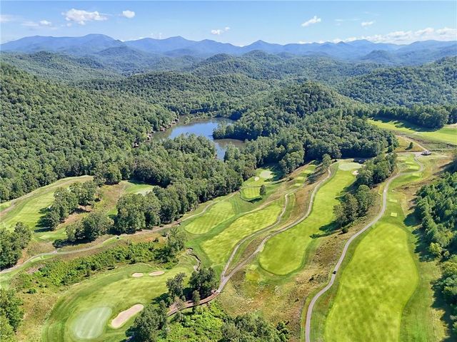 876 WHITETAIL Trail, Clayton, GA 30525