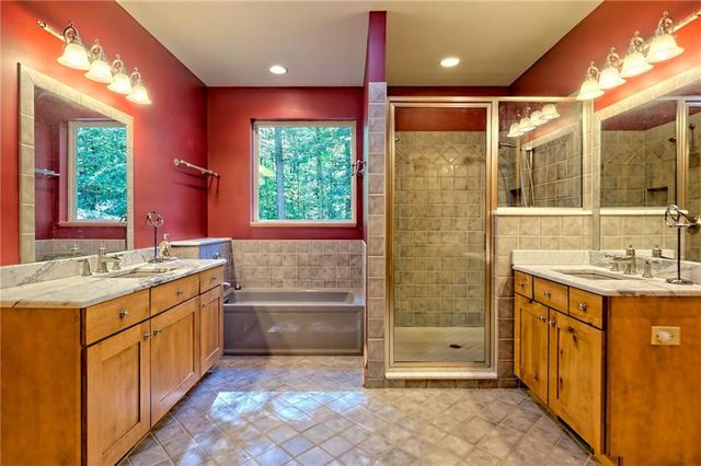 876 WHITETAIL Trail, Clayton, GA 30525