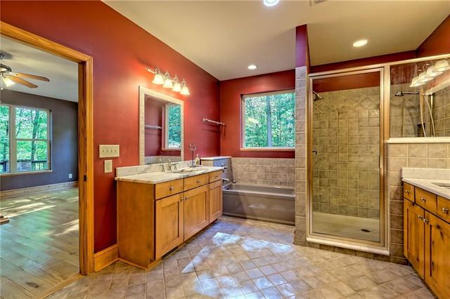 876 WHITETAIL Trail, Clayton, GA 30525