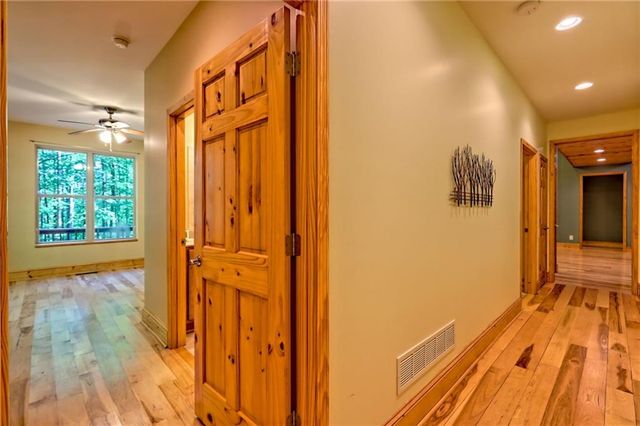 876 WHITETAIL Trail, Clayton, GA 30525