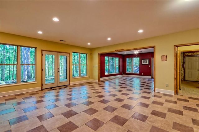 876 WHITETAIL Trail, Clayton, GA 30525