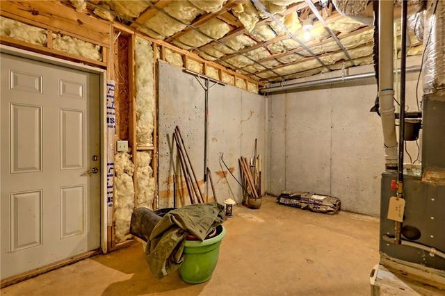 876 WHITETAIL Trail, Clayton, GA 30525