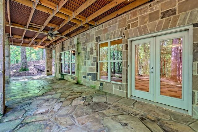 876 WHITETAIL Trail, Clayton, GA 30525