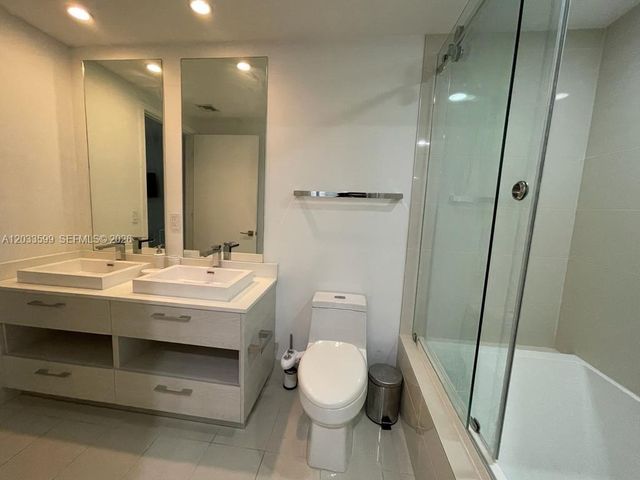 45 SW 9th Street 1407, Miami, FL 33130