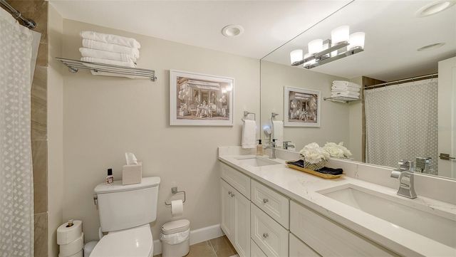 2425 GULF OF MEXICO DRIVE 1B, Longboat Key, FL 34228