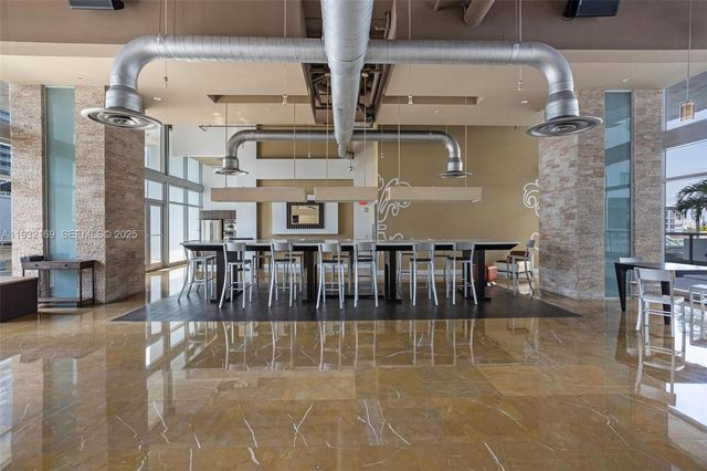 690 SW 1st Ct 1213, Miami, FL 33130