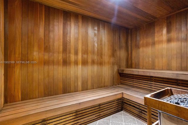 690 SW 1st Ct 1213, Miami, FL 33130