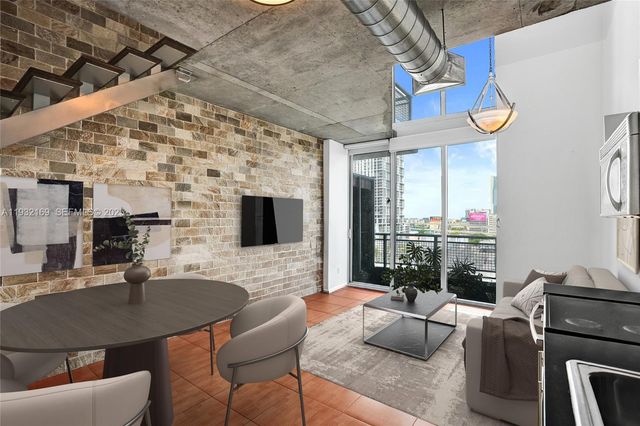 690 SW 1st Ct 1213, Miami, FL 33130