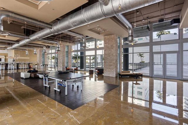 690 SW 1st Ct 1213, Miami, FL 33130