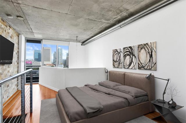 690 SW 1st Ct 1213, Miami, FL 33130