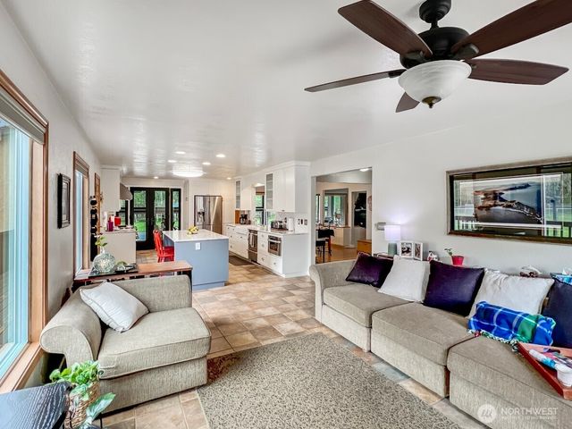 21829 210th Avenue SE, Maple Valley, WA 98038