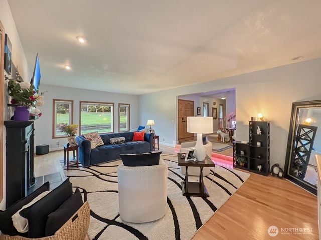 21829 210th Avenue SE, Maple Valley, WA 98038