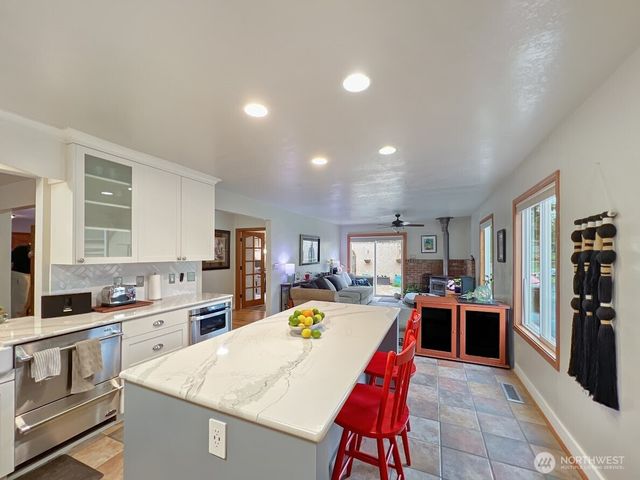 21829 210th Avenue SE, Maple Valley, WA 98038