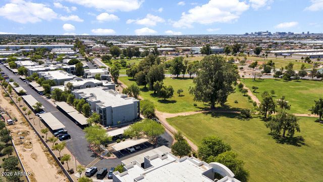 5611 S 32nd Street 2, Phoenix, AZ 85040