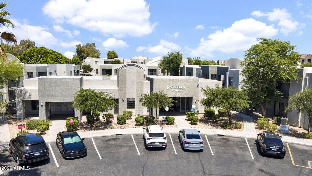 5611 S 32nd Street 2, Phoenix, AZ 85040