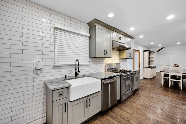 110 Saint Marks Lane, Islip, NY 11751