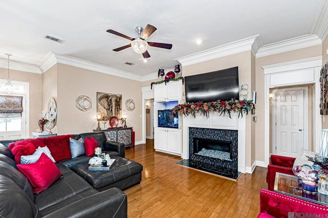 6497 Summerlin Dr, Zachary, LA 70791