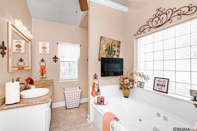 6497 Summerlin Dr, Zachary, LA 70791