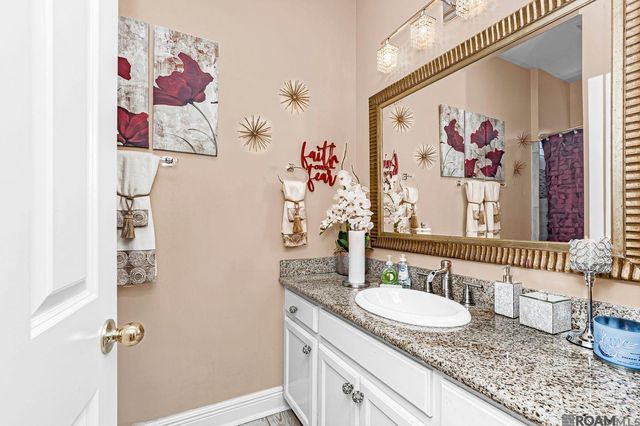 6497 Summerlin Dr, Zachary, LA 70791