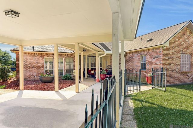 6497 Summerlin Dr, Zachary, LA 70791