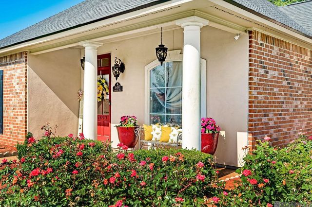 6497 Summerlin Dr, Zachary, LA 70791