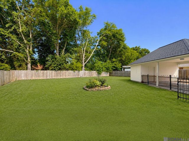 6497 Summerlin Dr, Zachary, LA 70791