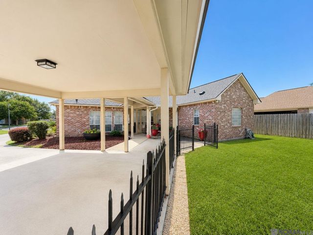 6497 Summerlin Dr, Zachary, LA 70791