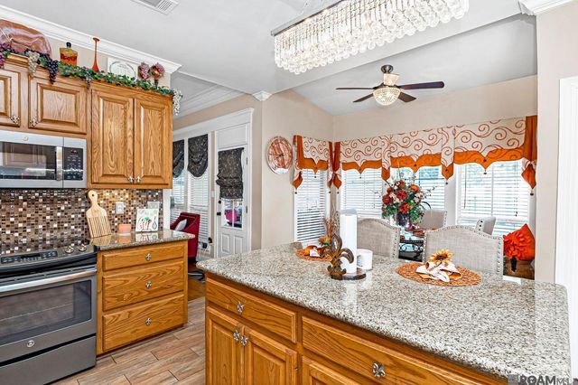 6497 Summerlin Dr, Zachary, LA 70791